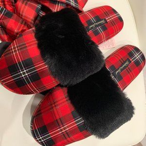 Victoria secret slippers S 5/6 NEW with tags